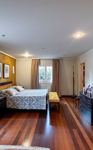 Casa à venda com 550m², 4 quartos e 6 vagas
