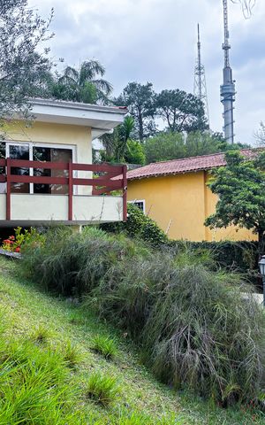 Casa à venda com 550m², 4 quartos e 6 vagas