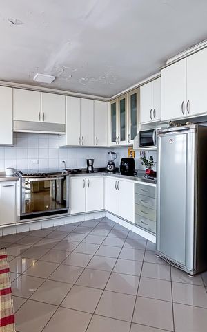 Casa à venda com 550m², 4 quartos e 6 vagas