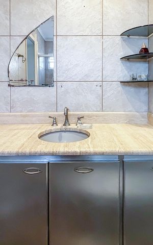 Casa à venda com 550m², 4 quartos e 6 vagas
