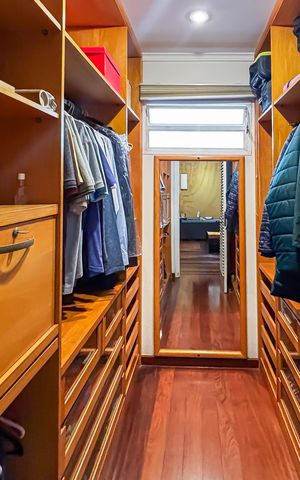 Casa à venda com 550m², 4 quartos e 6 vagas