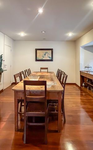 Casa à venda com 550m², 4 quartos e 6 vagas