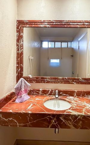 Casa à venda com 550m², 4 quartos e 6 vagas