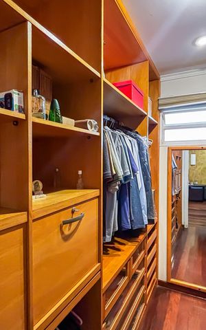 Casa à venda com 550m², 4 quartos e 6 vagas