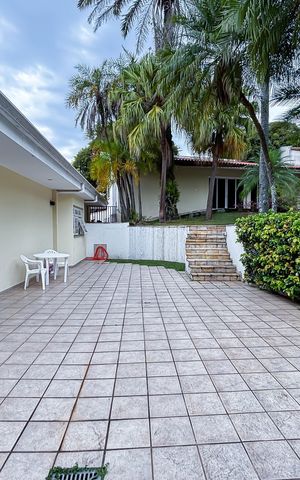 Casa à venda com 550m², 4 quartos e 6 vagas