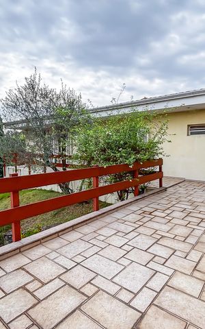 Casa à venda com 550m², 4 quartos e 6 vagas