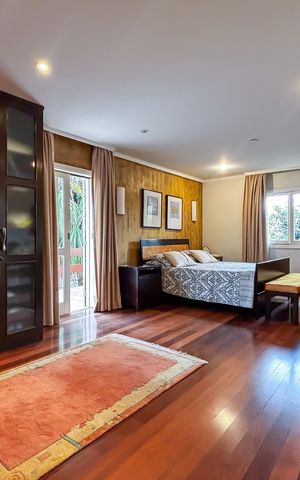Casa à venda com 550m², 4 quartos e 6 vagas