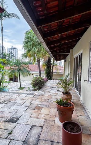 Casa à venda com 550m², 4 quartos e 6 vagas