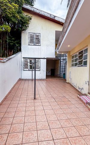 Casa à venda com 550m², 4 quartos e 6 vagas