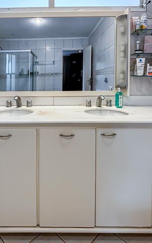 Casa à venda com 550m², 4 quartos e 6 vagas