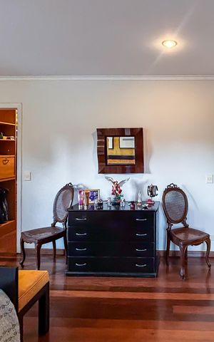 Casa à venda com 550m², 4 quartos e 6 vagas