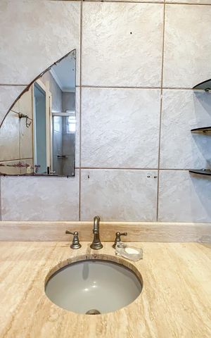 Casa à venda com 550m², 4 quartos e 6 vagas