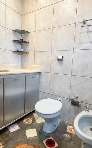 Casa à venda com 550m², 4 quartos e 6 vagas