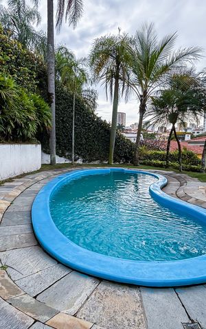 Casa à venda com 550m², 4 quartos e 6 vagas