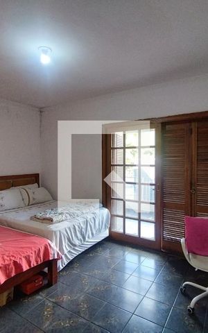 Casa à venda com 232m², 6 quartos e 2 vagas