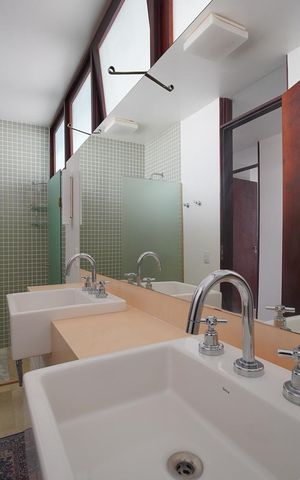 Casa para alugar com 300m², 4 quartos e 2 vagasBanheiro