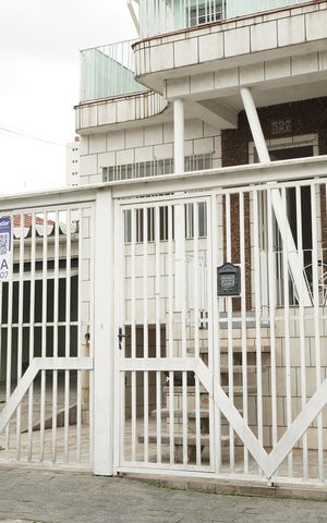 Casa para alugar com 250m², 3 quartos e 8 vagasFachada