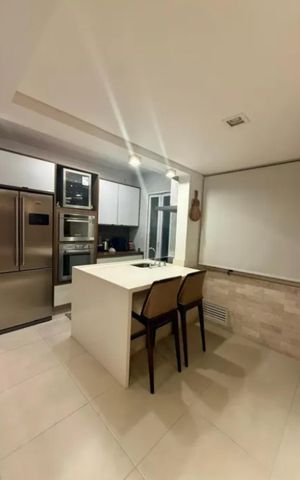 Apartamento à venda com 103m², 3 quartos e 2 vagasCozinha