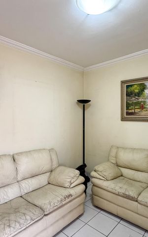 Casa para alugar com 200m², 3 quartos e 2 vagas Casa para alugar com 200m², 3 quartos e 2 vagasSala