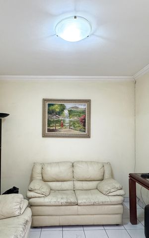 Casa para alugar com 200m², 3 quartos e 2 vagas Casa para alugar com 200m², 3 quartos e 2 vagasSala