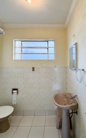 Casa para alugar com 200m², 3 quartos e 2 vagas Casa para alugar com 200m², 3 quartos e 2 vagasBanheiro Social