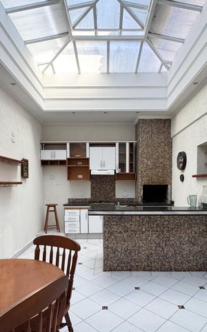 Casa para alugar com 200m², 3 quartos e 2 vagas Casa para alugar com 200m², 3 quartos e 2 vagasCozinha e churrasqueira