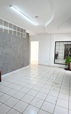 Apartamento à venda com 133m², 3 quartos e sem vaga Apartamento à venda com 133m², 3 quartos e sem vagaSala