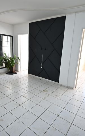 Apartamento à venda com 133m², 3 quartos e sem vaga Apartamento à venda com 133m², 3 quartos e sem vagaSala
