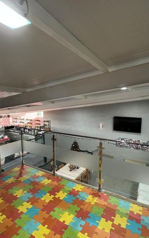 Casa de condomínio à venda com 310m², 4 quartos e 2 vagas Casa de condomínio à venda com 310m², 4 quartos e 2 vagasÁrea Comum