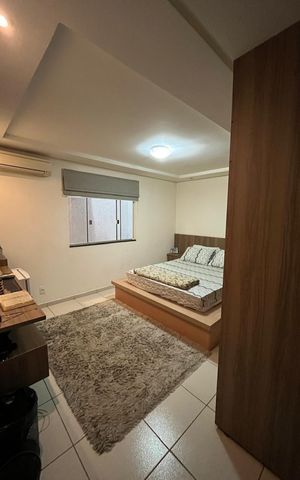 Casa de condomínio à venda com 310m², 4 quartos e 2 vagas Casa de condomínio à venda com 310m², 4 quartos e 2 vagasQuarto