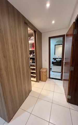 Casa de condomínio à venda com 310m², 4 quartos e 2 vagas Casa de condomínio à venda com 310m², 4 quartos e 2 vagasQuarto
