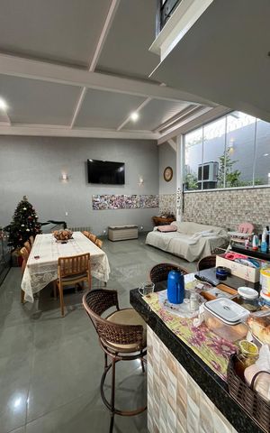 Casa de condomínio à venda com 310m², 4 quartos e 2 vagas