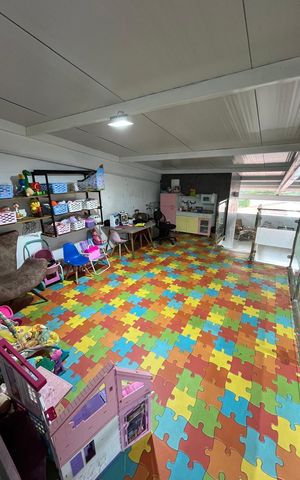 Casa de condomínio à venda com 310m², 4 quartos e 2 vagas Casa de condomínio à venda com 310m², 4 quartos e 2 vagasÁrea Comum