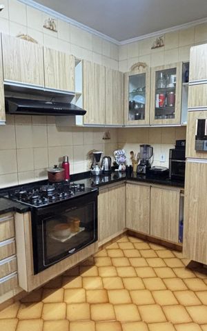 Casa à venda com 144m², 3 quartos e 2 vagas Casa à venda com 144m², 3 quartos e 2 vagasCozinha