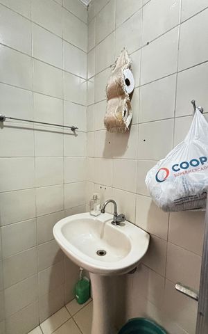Casa à venda com 144m², 3 quartos e 2 vagas Casa à venda com 144m², 3 quartos e 2 vagasÁrea de Serviço - Banheiro