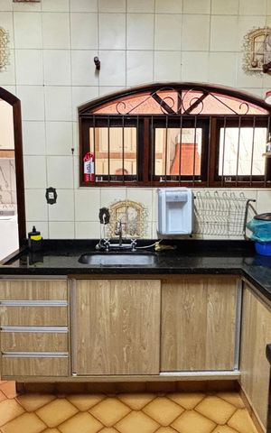 Casa à venda com 144m², 3 quartos e 2 vagas Casa à venda com 144m², 3 quartos e 2 vagasCozinha