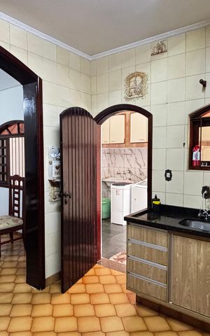 Casa à venda com 144m², 3 quartos e 2 vagas Casa à venda com 144m², 3 quartos e 2 vagasCozinha