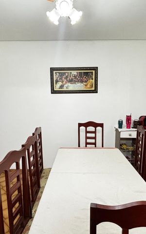 Casa à venda com 144m², 3 quartos e 2 vagas Casa à venda com 144m², 3 quartos e 2 vagasSala de Jantar