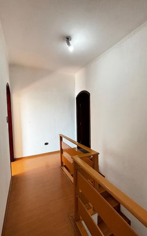 Casa à venda com 144m², 3 quartos e 2 vagas Casa à venda com 144m², 3 quartos e 2 vagasCorredor