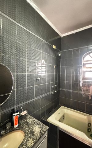 Casa à venda com 144m², 3 quartos e 2 vagas Casa à venda com 144m², 3 quartos e 2 vagasBanheiro