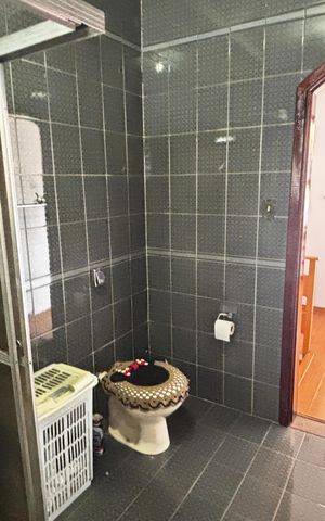 Casa à venda com 144m², 3 quartos e 2 vagas Casa à venda com 144m², 3 quartos e 2 vagasBanheiro