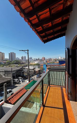 Casa à venda com 144m², 3 quartos e 2 vagas Casa à venda com 144m², 3 quartos e 2 vagasQuarto 2 Varanda