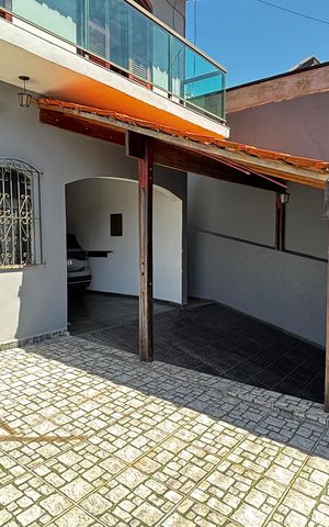Casa à venda com 144m², 3 quartos e 2 vagas Casa à venda com 144m², 3 quartos e 2 vagasGaragem