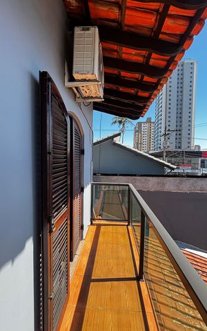 Casa à venda com 144m², 3 quartos e 2 vagas Casa à venda com 144m², 3 quartos e 2 vagasQuarto 1 Varanda
