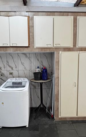 Casa à venda com 144m², 3 quartos e 2 vagas Casa à venda com 144m², 3 quartos e 2 vagasÁrea de Serviço