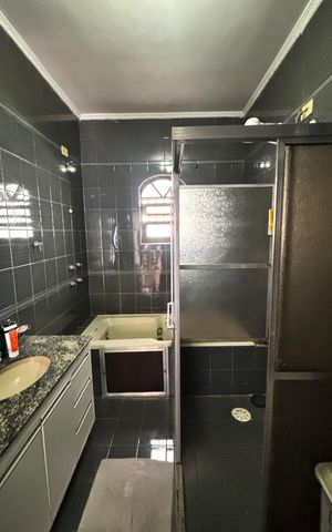 Casa à venda com 144m², 3 quartos e 2 vagas Casa à venda com 144m², 3 quartos e 2 vagasBanheiro