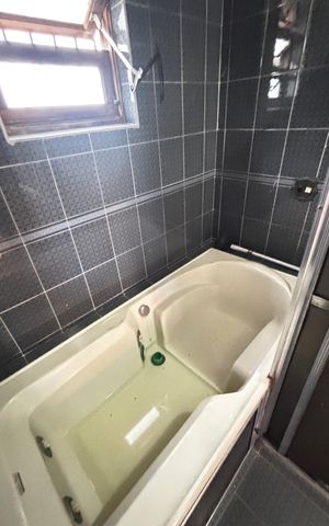 Casa à venda com 144m², 3 quartos e 2 vagas Casa à venda com 144m², 3 quartos e 2 vagasBanheiro
