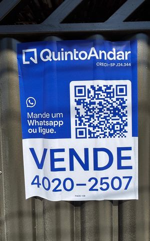 Casa à venda com 144m², 3 quartos e 2 vagas Casa à venda com 144m², 3 quartos e 2 vagasFachada