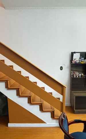 Casa à venda com 144m², 3 quartos e 2 vagas Casa à venda com 144m², 3 quartos e 2 vagasSala