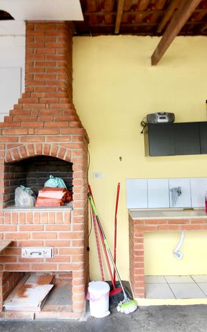 Casa à venda com 290m², 3 quartos e 4 vagas Casa à venda com 290m², 3 quartos e 4 vagasÁrea gourmet